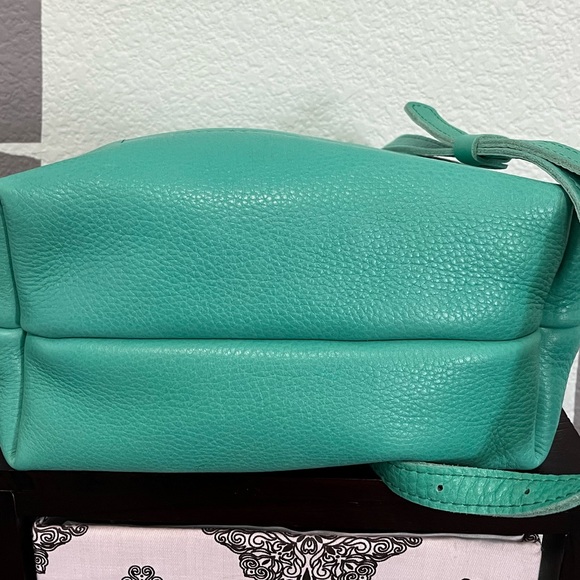 Large Bucket Bag in West Palm Beach with matching wallet - Picture 8 of 15